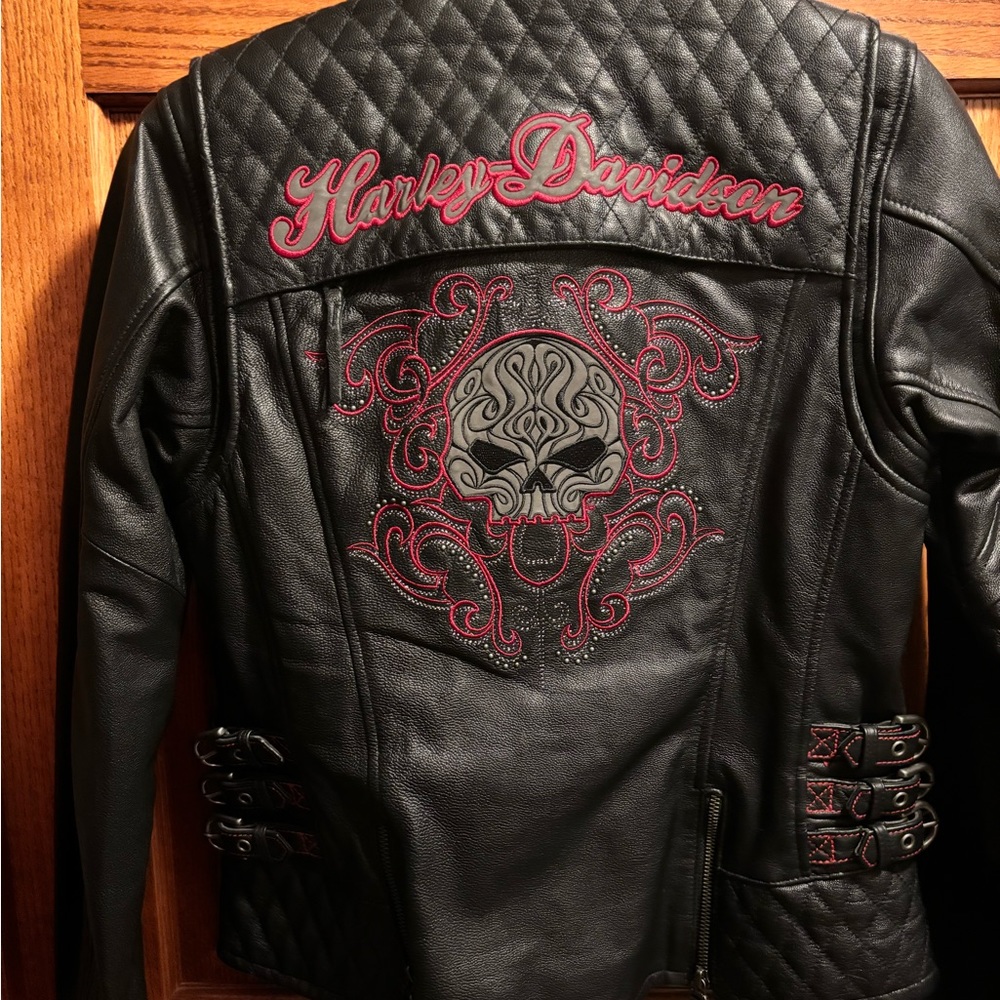 Leather jacket - Picture 2 of 5